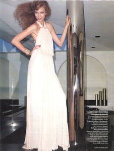 Vogue UK (November 2008) - All Night Long - 003.jpg