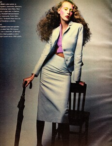 W (February 2000) - Kinky Business - 009.jpg