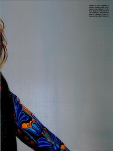 ARCHIVIO - Vogue Italia (August 2003) - All That Neon - 008.jpg