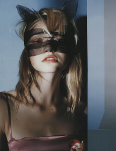 W (March 2004) - Nick Knight - 014.jpg