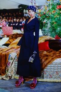 1655632294_dolce-gabbana-fw-2000(1).thumb.jpg.34a07db43ee110b558ff623aa0ba82ed.jpg