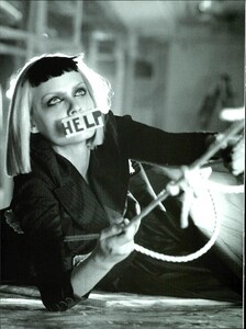 ARCHIVIO - Vogue Italia (March 1998) - A Forward Style - 017.jpg