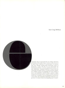 Vogue Italia (September 1997) - Eccentricità - 002.jpg