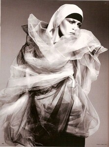 Vogue Germany (April 2008) - Sister Act - 013.jpg