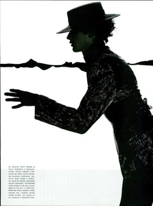 ARCHIVIO - Vogue Italia (October 2007) - In Silhouette - 010.jpg