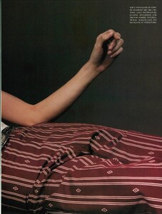 ARCHIVIO - Vogue Italia (April 1997) - A Fashion Mood - 010.png