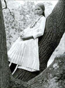 ARCHIVIO - Vogue Italia (October 2004) - Pure, Unusual - 001.jpg