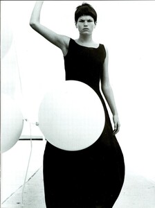 ARCHIVIO - Vogue Italia (February 1998) - Balloon - 006.jpg