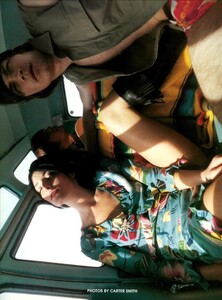 ARCHIVIO - Vogue Italia (April 1999) - Nuovi figli dei fiori - 001.jpg