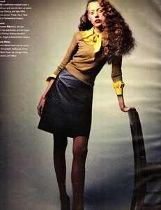 W (February 2000) - Kinky Business - 005.jpg