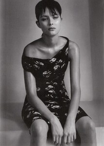 Vogue Italia (March 1998) - Look Look Look - 007.jpg