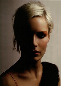 ARCHIVIO - Vogue Italia (March 2004) - Perfection! - 004.jpg
