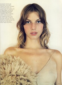 Vogue UK (July 2001) - Castaway - 002.jpg