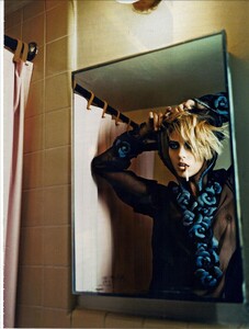 ARCHIVIO - Vogue Italia (June 2008) - Gleams - 006.jpg