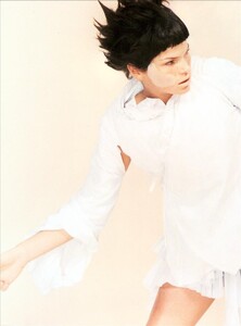 ARCHIVIO - Vogue Italia (April 1998) - Off White - 007.jpg