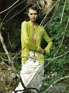 Vogue Paris (March 2000) - L'Expedition - 002.jpg