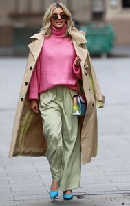         rob290420BZNimage107 .jpg