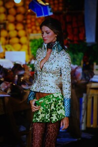 1928864635_dolce-gabbana-ss-2000(19).thumb.jpg.b620f9eb3b844a098e7f8484ea89ff73.jpg