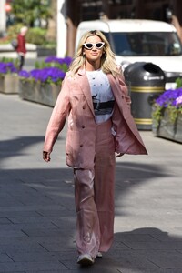         ash240420BZNimage110 .jpg