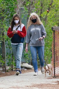         lil300420BZNimage103 .jpg