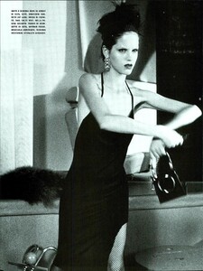 ARCHIVIO - Vogue Italia (March 2000) - The Magnetic Black - 017.jpg