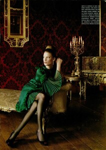 ARCHIVIO - Vogue Italia (December 2005) - A Charming Blend - 012.jpg