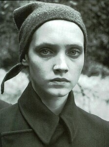 ARCHIVIO - Vogue Italia (November 1998) - A Rural Story - 006.jpg