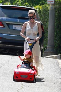 kat300420BZNimage109 .jpg