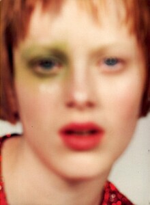 Vogue Italia (September 1997) - Eccentricità - 011.jpg