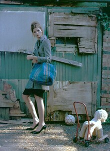 ARCHIVIO - Vogue Italia (November 2003) - Gardening Time - 006.jpg