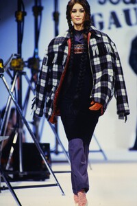 2074352422_jean-paul-gaultier-fw-1992(3).thumb.jpg.5a9e8131ff33b390a1425a39b2958dd2.jpg