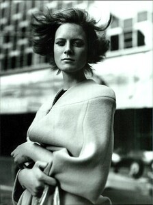 ARCHIVIO - Vogue Italia (October 1998) - Walking - 001.jpg