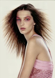 ARCHIVIO - Vogue Italia (September 2004) - A Dream Of A Dress - 002.jpg