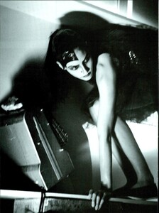 ARCHIVIO - Vogue Italia (March 1998) - A Forward Style - 011.jpg