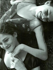 ARCHIVIO - Vogue Italia (November 1997) - Scotland - 012.jpg