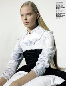 Vogue China (March 2006) - New Romantic - 002.jpg