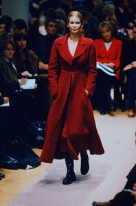 230270548_fendi-fw-1996(6).thumb.jpg.d282d3f01110502b6586f20e1701d04e.jpg