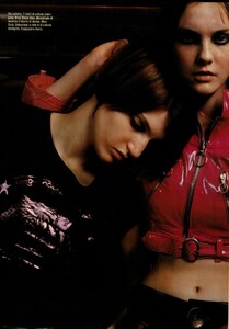 ARCHIVIO - Vogue Italia (March 2004) - Suggestions - 004.jpg
