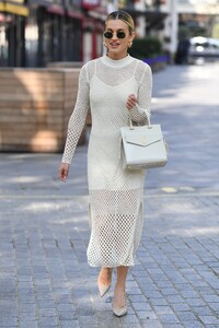 rob240420BZNimage104 .jpg