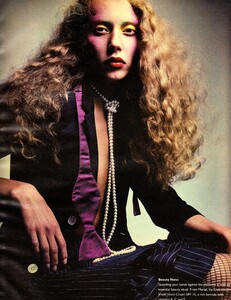 W (February 2000) - Kinky Business - 010.jpg