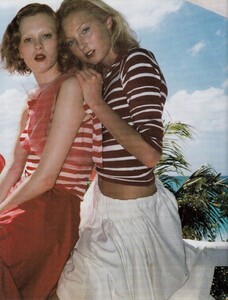 Vogue UK (April 2001) - Sea Change - 012.jpg