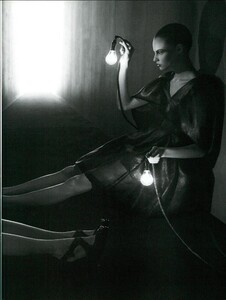 ARCHIVIO - Vogue Italia (February 2008) - Light Black - 014.jpg