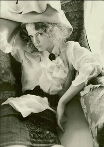 ARCHIVIO - Vogue Italia (August 2004) - Chic Sizzling Cool - 009.jpg