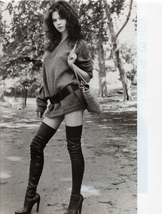 Vogue Paris (August 2003) - Pretty Woman - 008.jpg