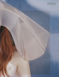 W (March 2004) - Nick Knight - 007.jpg