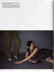 Vogue Paris (April 2001) - Pose Combat - 007.jpg