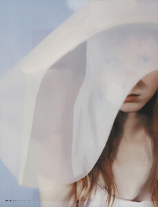 W (March 2004) - Nick Knight - 006.jpg