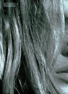 ARCHIVIO - Vogue Italia (November 2003) - The Kate's Way - 005.jpg