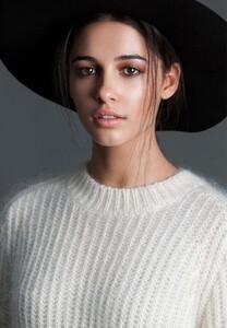 530full-naomi-scott.thumb.jpg.01d71ea5cdc10b06c1a842a1cdf04e67.jpg