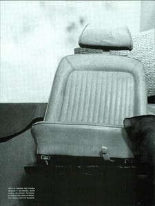 ARCHIVIO - Vogue Italia (March 2000) - The Magnetic Black - 015.jpg